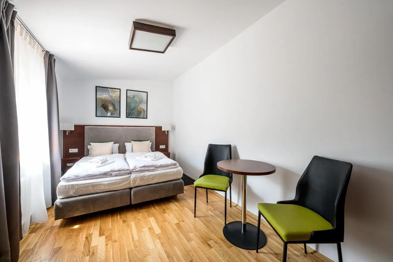 On/Set Aparthotel Krakow Apartment