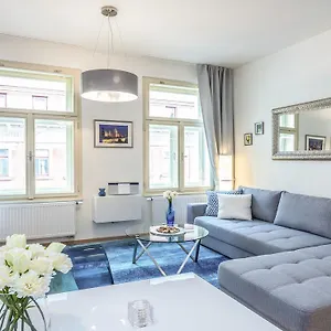baranova-apartments.praguehotelsweb.com/