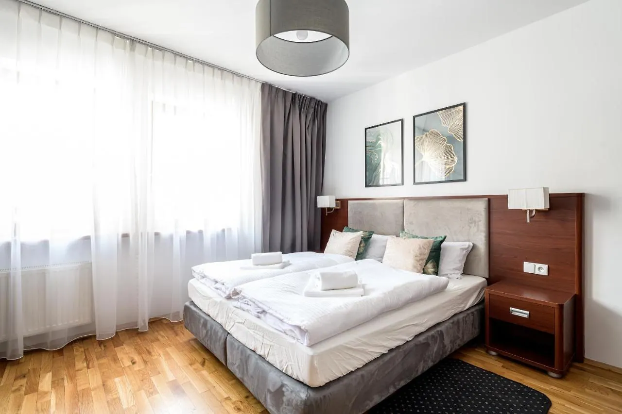 On/Set Aparthotel Krakow 0*,