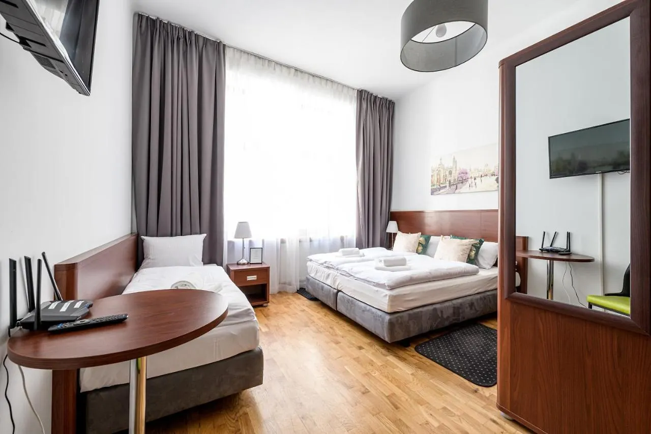On/Set Aparthotel Kraków Lägenhet